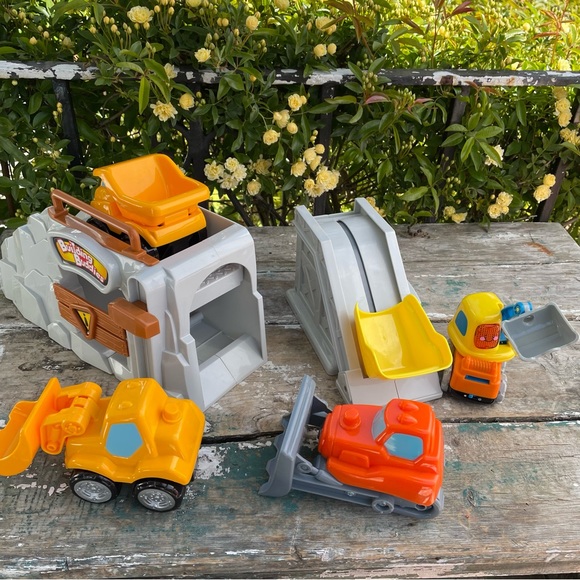 CP Building Buddies construction rock quarry playset - Picture 6 of 6